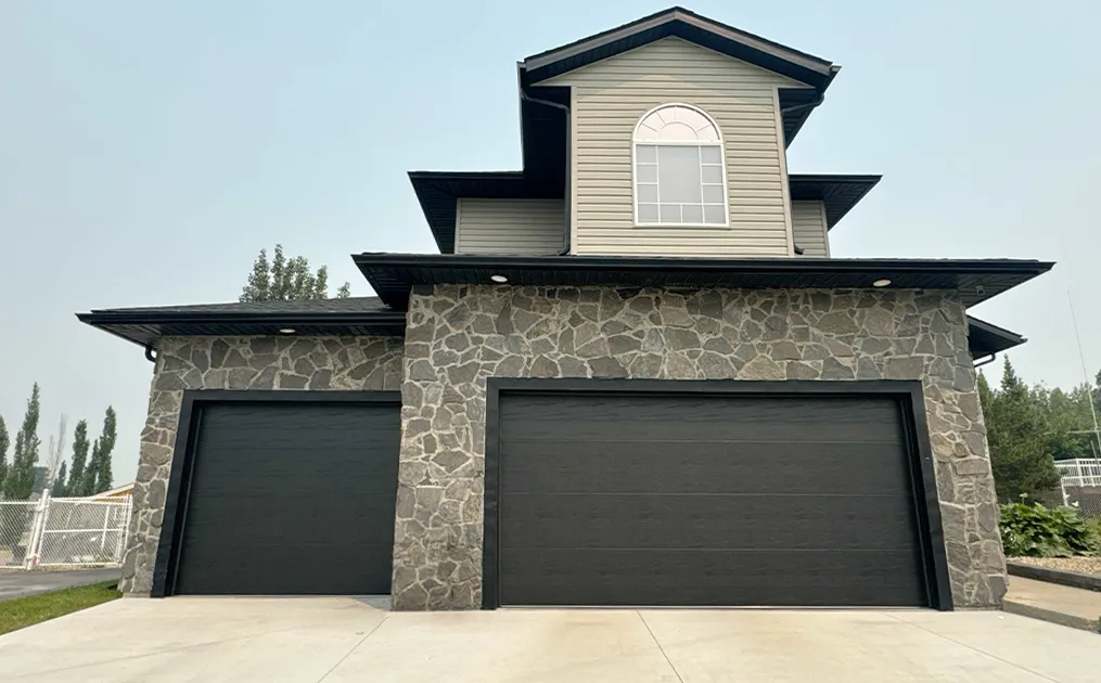 Residential garage doors, group 4